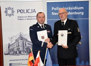 Fotografia z podpisania listu intencyjnego w sprawie utworzenia wspólnego polsko-niemieckiego zespołu policyjnego