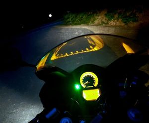 Fotografia przedstawiająca kokpit motocykla