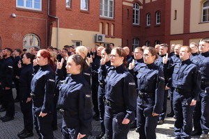 fotografia ślubujących policjantów